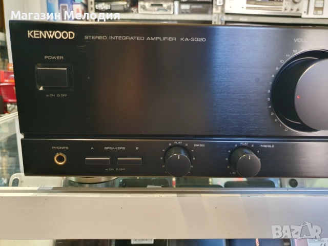 Усилвател Kenwood KA-3020 В отлично техническо и визуално състояние., снимка 3 - Ресийвъри, усилватели, смесителни пултове - 51843152