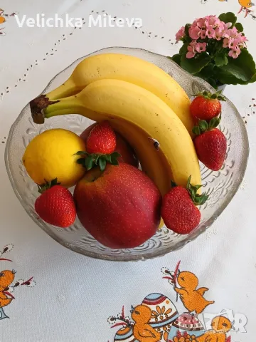 Арт стъклена купа -фруктиера