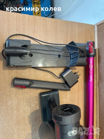 акумулаторна прахосмукачка "DYSON V7"/пълен комплект/, снимка 8 - Прахосмукачки - 52915028