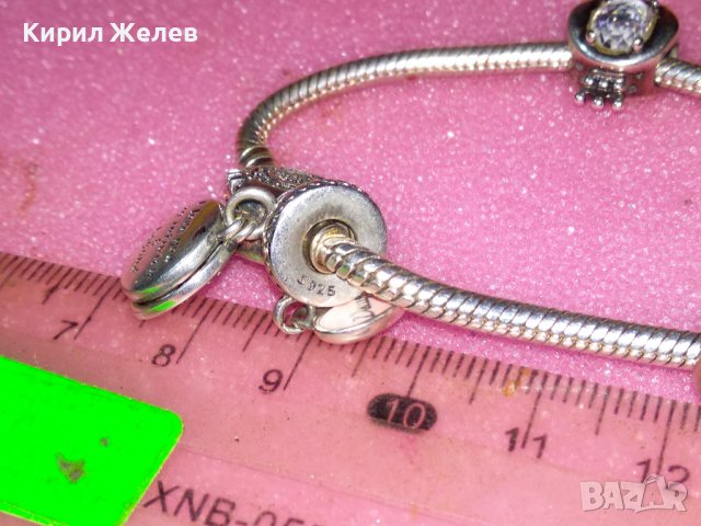 PANDORA ПРЕКРАСНА ГРИВНА с ИСКРЯЩИ КРИСТАЛИ и ЕМАЙЛ МНОГО ЕФЕКТНА КРАСИВА 31185, снимка 11 - Гривни - 44406326