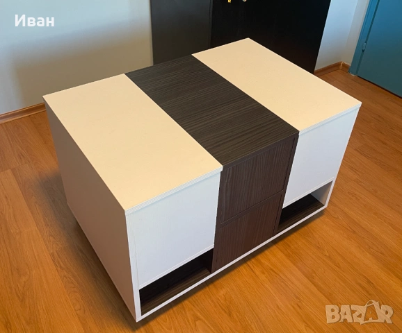 Продавам дизайнерска холна маса трансформър в отлично състояние – като нова.