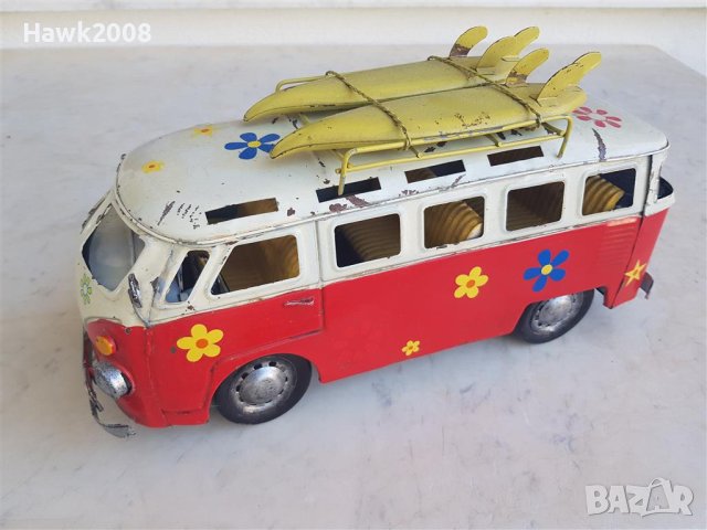 ОРИГИНАЛНА КУЛТОВА ЛАМАРИНЕНА играчка VW Калифорния хипарски 1970те год. бус със СЪРФОВЕ, снимка 2 - Други ценни предмети - 42065290