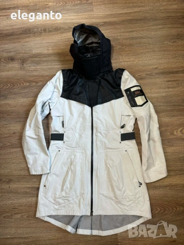 Висок клас дамска Helly Hansen Embla All Season Parka , L размер, снимка 2 - Якета - 53973946