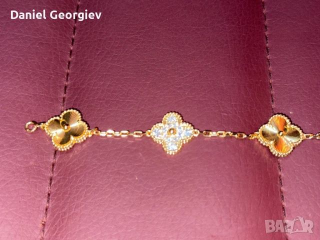 Дамска гривна Van Cleef Vintage Alhambra Bracelet, снимка 3 - Гривни - 53925753