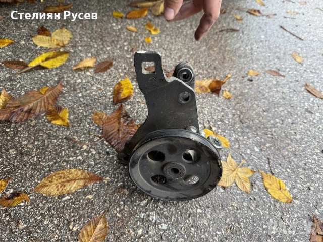 хидравлична помпа   за opel corsa B 1.5TD цена 20 лв или 10,23 евро   няма омаслявани по нея   - как, снимка 2 - Части - 52592629