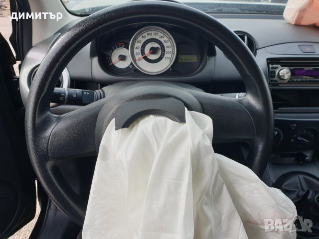 Mazda 2 1.3i 75kc -на части, снимка 5 - Автомобили и джипове - 30541747