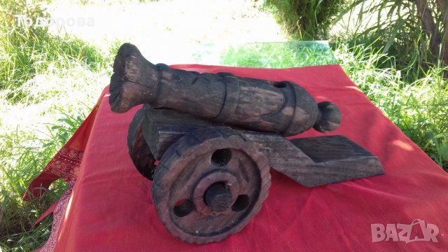 Старинно копие на дървен топ