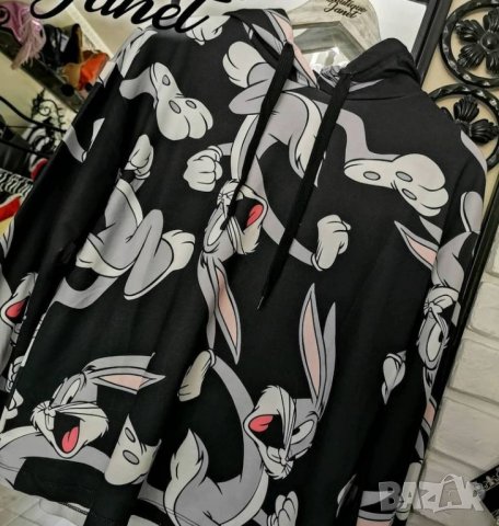 Дамски суичър със заека Бъгс Бъни / Bugs Bunny във черен цвят, снимка 2 - Суичъри - 31680604