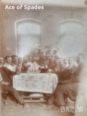 Стара Снимка В Кръчмата на Картон 30/36 см. (1)