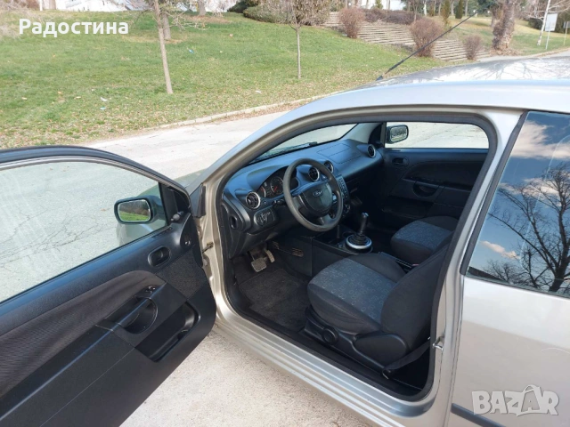 Форд фиеста, снимка 11 - Автомобили и джипове - 53179612