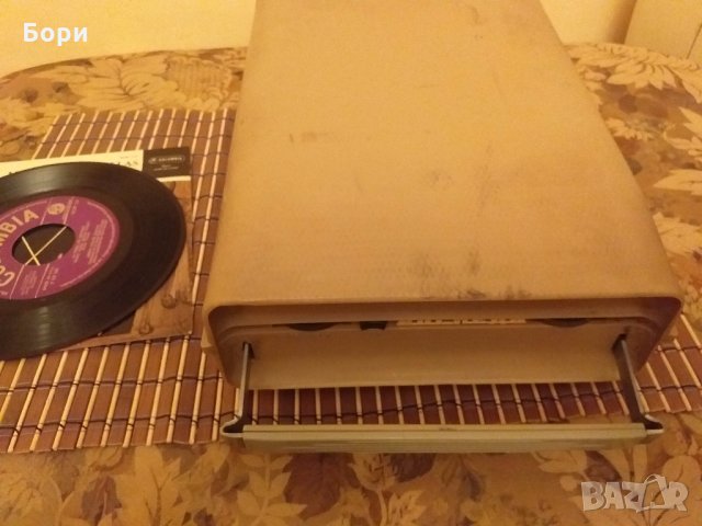 Грамофон РОГНЕДА 1970г СССР, снимка 5 - Грамофони - 30732571