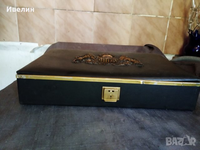 стара кутия с метална апликация, снимка 2 - Антикварни и старинни предмети - 29301733