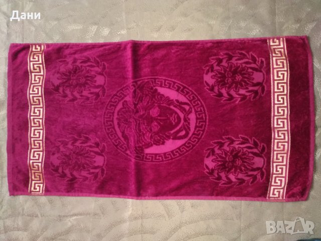 Червена хавлиена кърпа Versace, снимка 2 - Хавлиени кърпи - 30274390