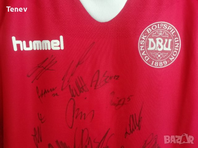 Дания оригинална тениска с автографи Denmark Hummel колекционерска футболна фланелка , снимка 3 - Тениски - 42126272