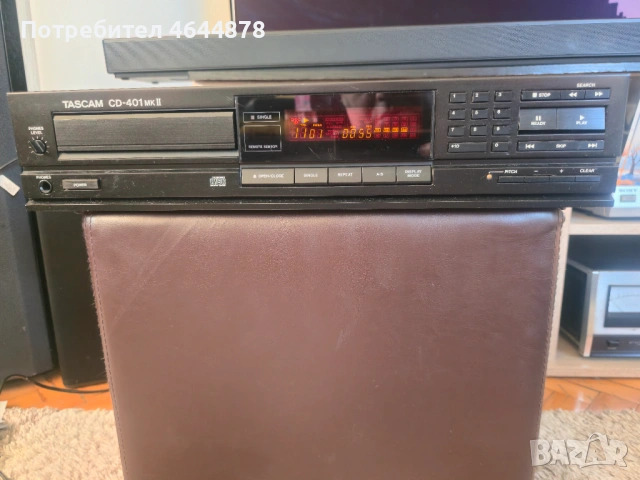 Продавам Tascam CD-401 MK II