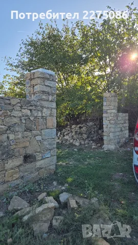 Продавам парцел с нова каменна ограда и 1500кв. с проект за къща 135кв. близо до В.Търново, снимка 6 - Парцели - 55986213