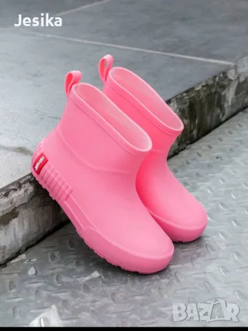 Розови гумени боти