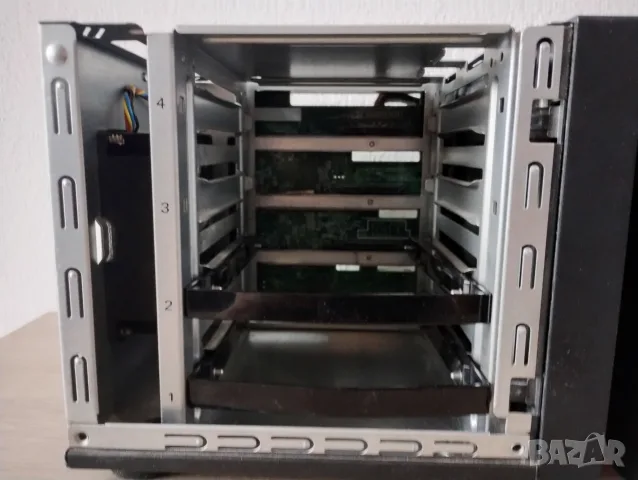 Lenovo ix4-300d NAS server за ремонт , снимка 3 - Мрежови адаптери - 56121737