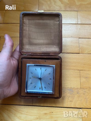 Швейцарски туристически часовник, снимка 1 - Антикварни и старинни предмети - 36973152