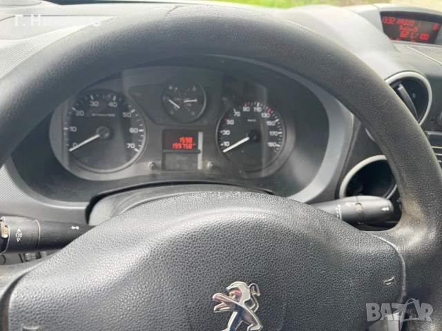 Peugeot Partner 1.6HDI , снимка 8 - Автомобили и джипове - 54192739
