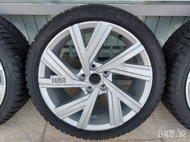 Оригинални джанти за Голф 8 Bergamo 18", снимка 3 - Гуми и джанти - 44587963