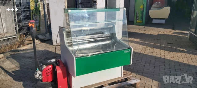 продавам  хладилна  витрина 