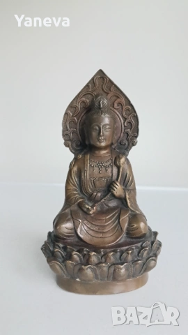 Бронзова статуетка на Гуанин , известна като богиня на състраданието