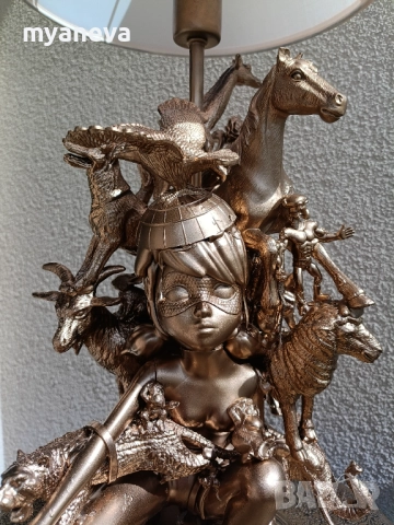 Лампа ​"Единство" , символ на хармонията между човека и животните. , снимка 8 - Настолни лампи - 52712644