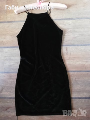 Велурена черна рокля на H&M със змийски мотив, снимка 1 - Рокли - 38053294