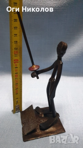 Металопластика на фехтовач .Ръчно изработена, снимка 4 - Антикварни и старинни предмети - 52677400