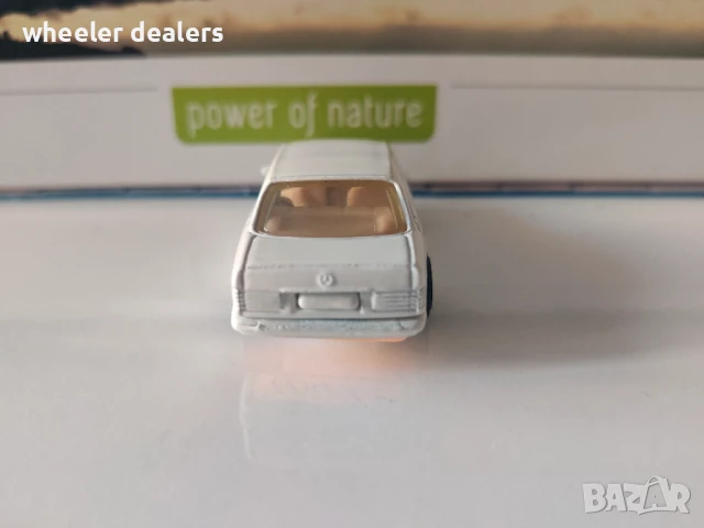 Метална количка Hot Wheels Mercedes Benz 380 SEL 1/64, снимка 4 - Колекции - 50745952