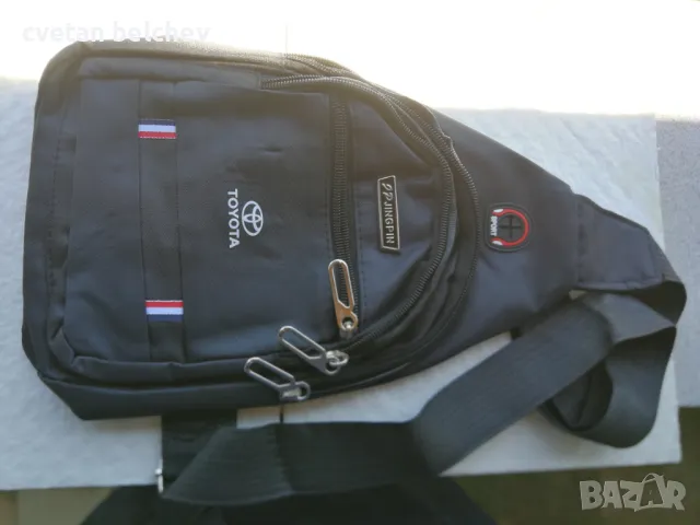 Продавам нова мъжка малка чантичка за рамо., снимка 3 - Чанти - 50421348