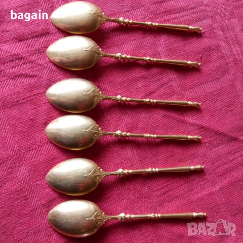 Кристофър с позлата.