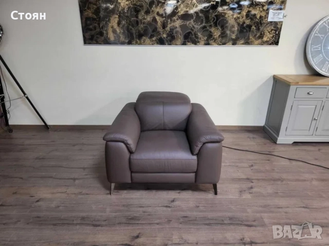 Кафяв кожен фотьойл с ел релакс механизъм и подгряваща функция