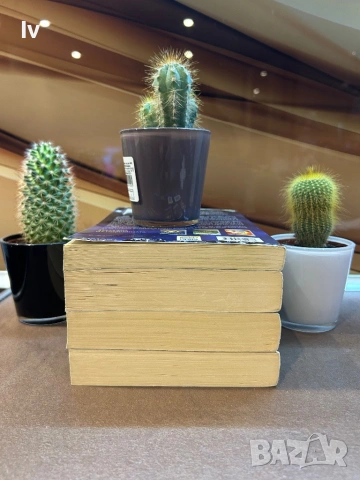 Поредица Дивергенти на Вероника Рот, снимка 4 - Художествена литература - 53214105