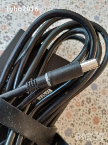 Продавам зарядно за лаптоп DELL, снимка 2 - Лаптоп аксесоари - 52595700