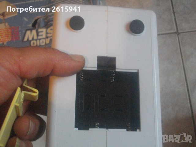 С Проблем-Нова Шевна Машина-На Ток и На Батерии-Пълен Комплект С Различни Цветове Конци, снимка 13 - Шевни машини - 38558418