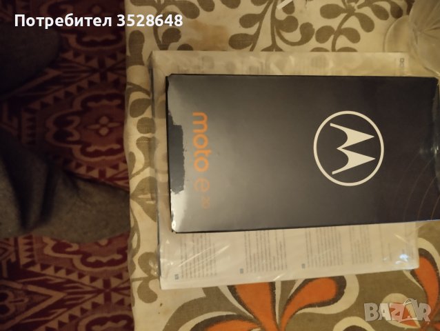 Продавам смартфон Моторола Е- 20 .Нова неразпечатана кутия със слушалки. С две години гаранция.  , снимка 1 - Motorola - 39886645