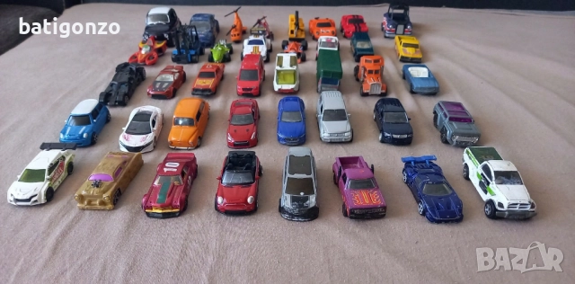 Продавам колички.