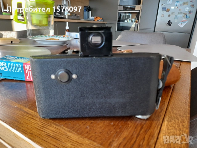 Мехов фотоапарат от края на 1930-те г. Kodak Folding Brownie Six-20 с чанта и филм, снимка 5 - Фотоапарати - 53107530