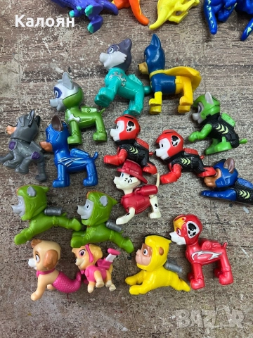 Фигурки играчки лот от 16 броя цена за всичките 