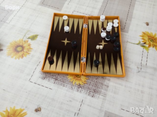 Стара магнитна табла 1976г, снимка 2 - Шах и табла - 40541861