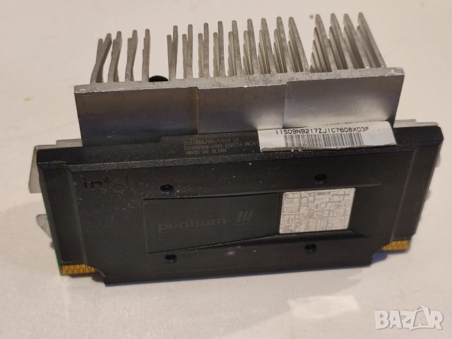 Процесор intel Pentium 750Mhz Slot1 за ретро компютър