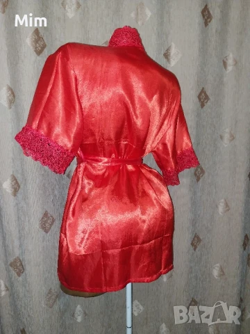 L Червен къс сатенен халат с дантела , снимка 3 - Нощници - 50815439