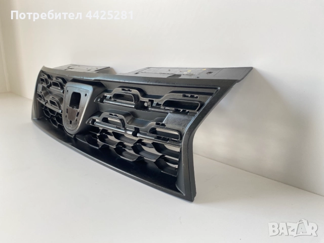 решетка радиаторна Dacia Duster 2013-2018 г. #1047V. 623100838R, снимка 2 - Части - 52845519