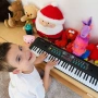 Детско електронно пиано с 61 клавиша, микрофон и адаптер – 16 тона, 10 ритъма и режим на обучение, снимка 1