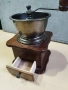 Много атрактивна ръчна дървена кафемелачка, снимка 4