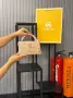 Michael Kors Елегантна Чанта Тип Куфарче С Цип И Класически Монограм - 12 Цвята Код SEM-882, снимка 10