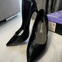Черни класически високи обувки на ток, 38 номер, нови с етикет, снимка 3 - Дамски обувки на ток - 44756085