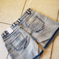 Дънкови панталонки, снимка 2 - Къси панталони и бермуди - 42692993